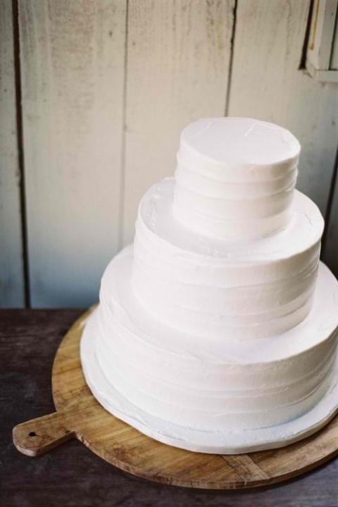wedding-cake-white-minimal-tiered-simple-vanilla