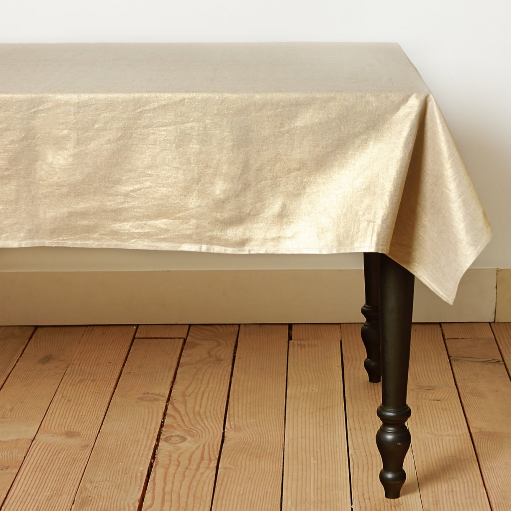 gold-metallic-table-cloth