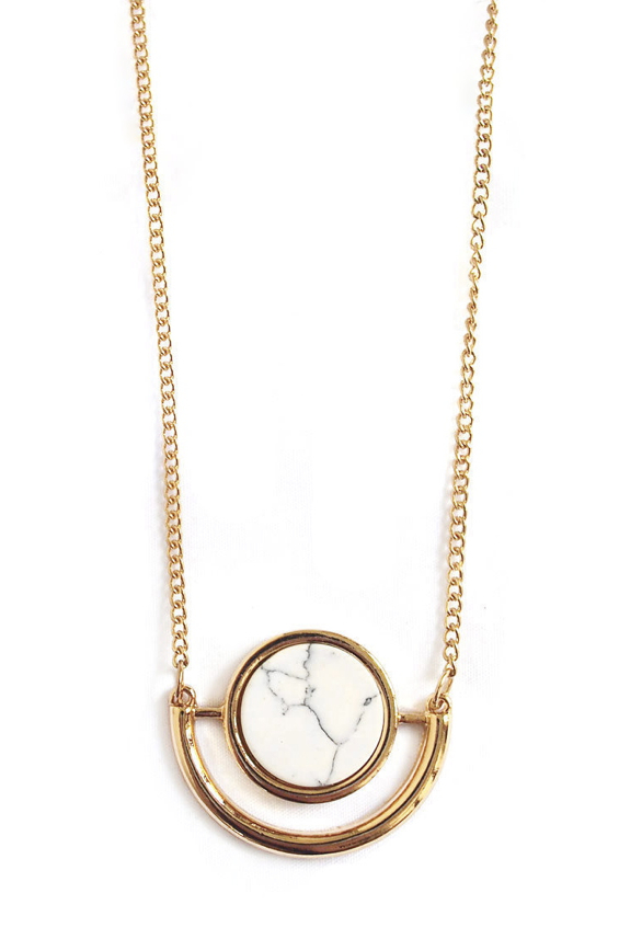 gold-marble-pendant-necklace-minimalist
