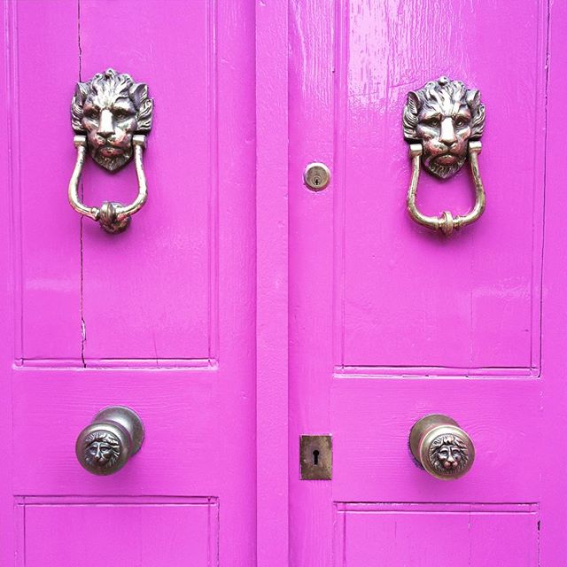 katie-armour-instagram-door-knocker-brass-london