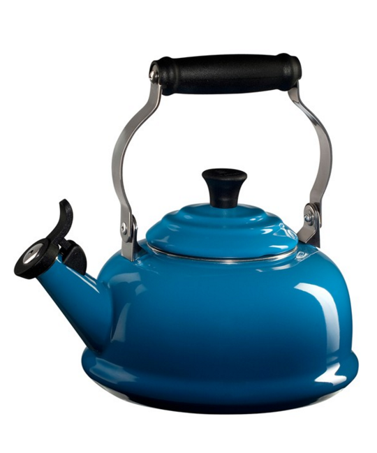 le-creuset-tea-kettle-classic