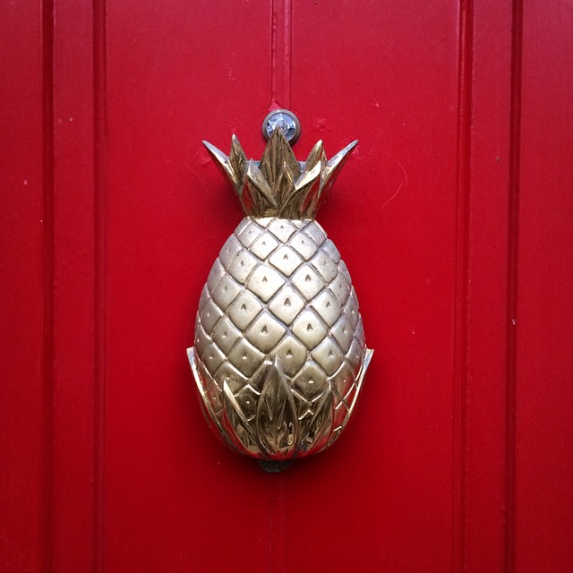 vintage-brass-pineapple-door-knocker-kaite-armour-instagram
