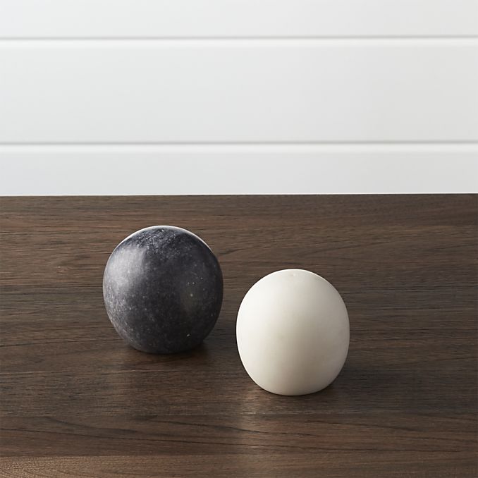 marble-salt-and-pepper-shakers