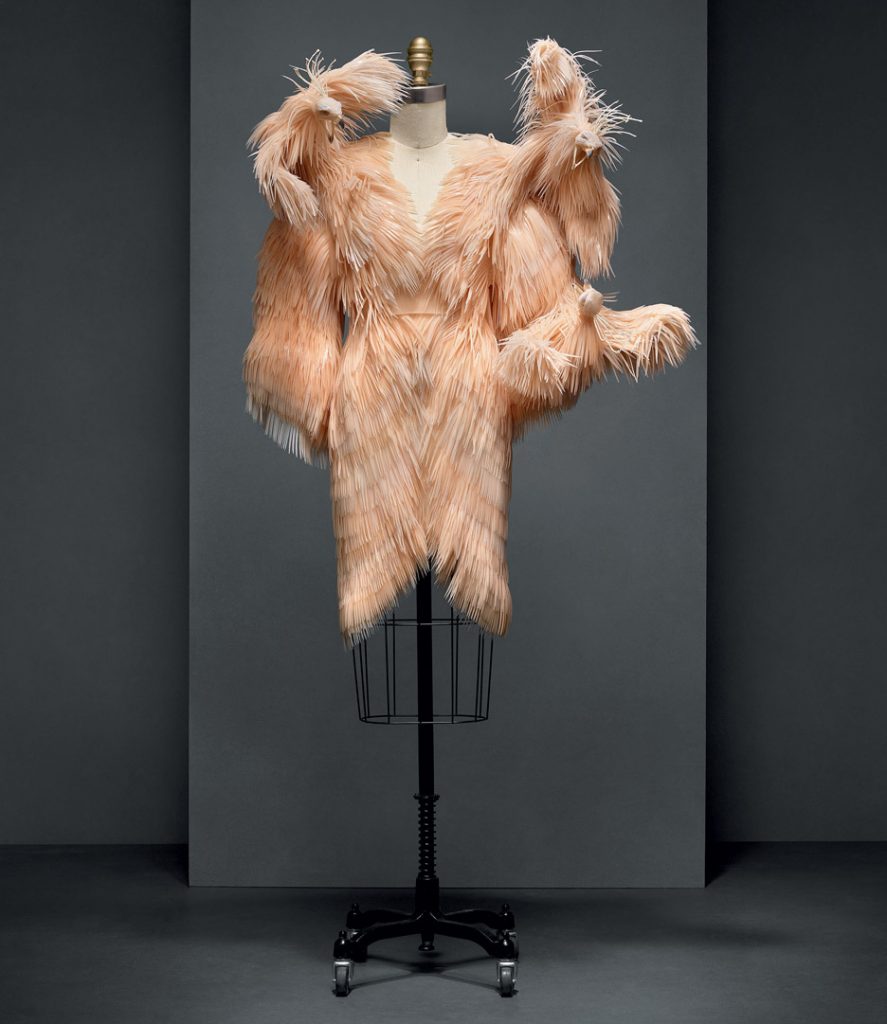 iris-van-herpen-dress-manus-x-machina-fashion-exhibition-met-nyc_dezeen_936_3