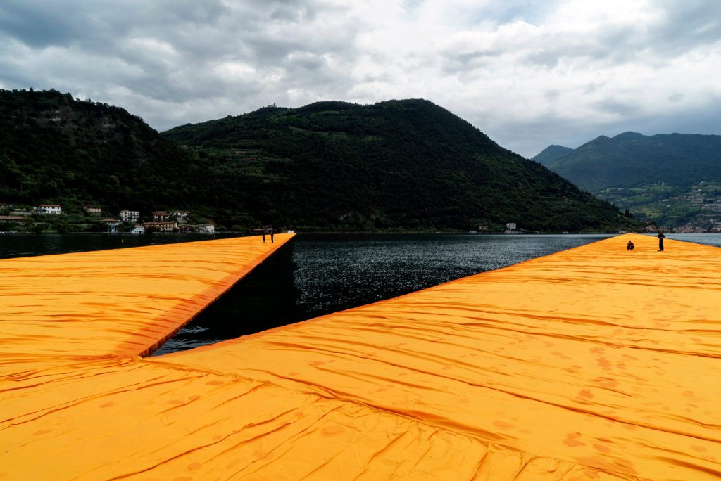floating-piers-italy-christo-1