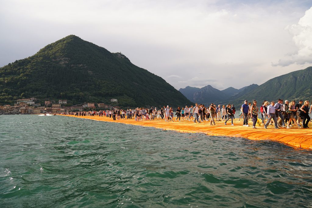 floating-piers-italy-christo-6