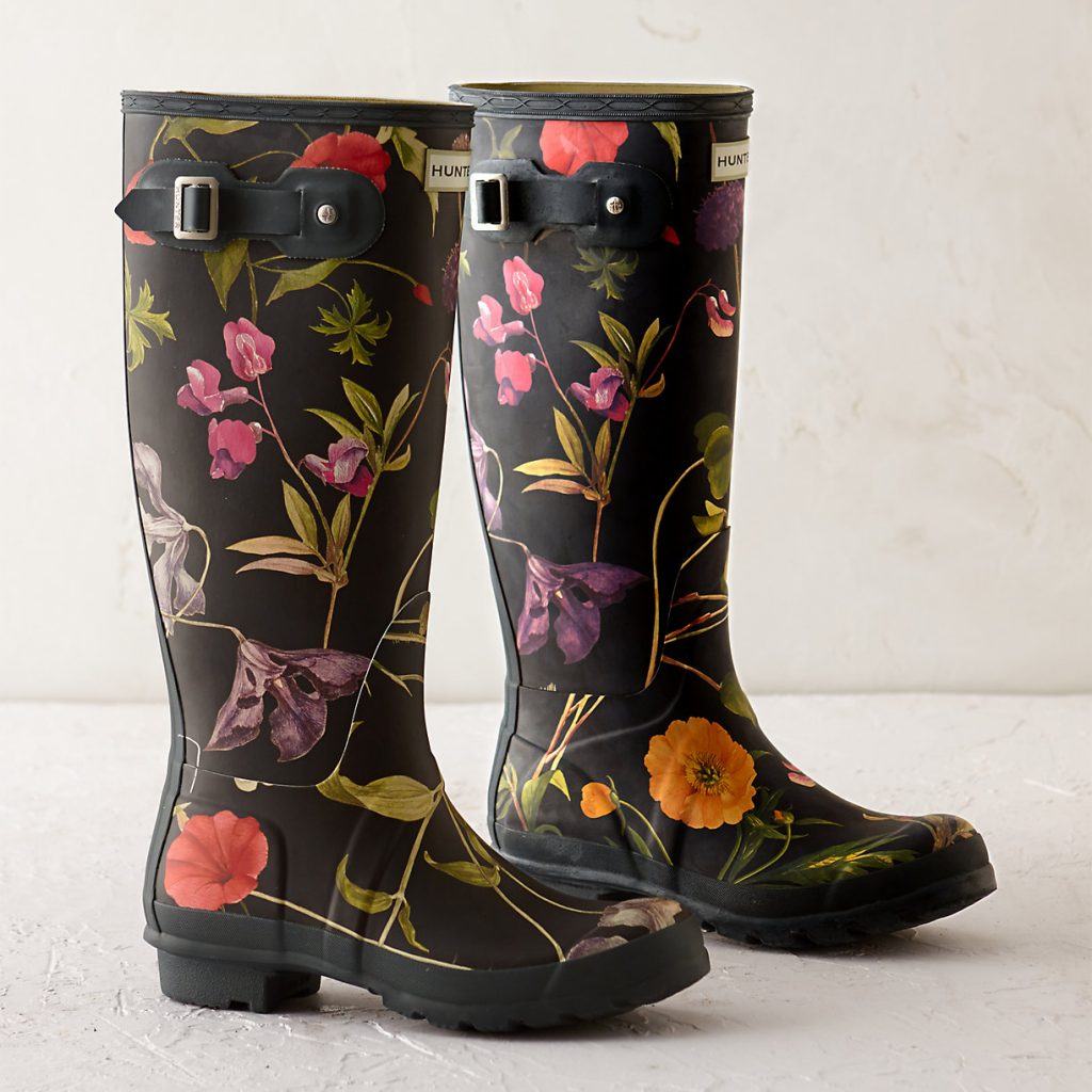 hunter-floral-boots-garden