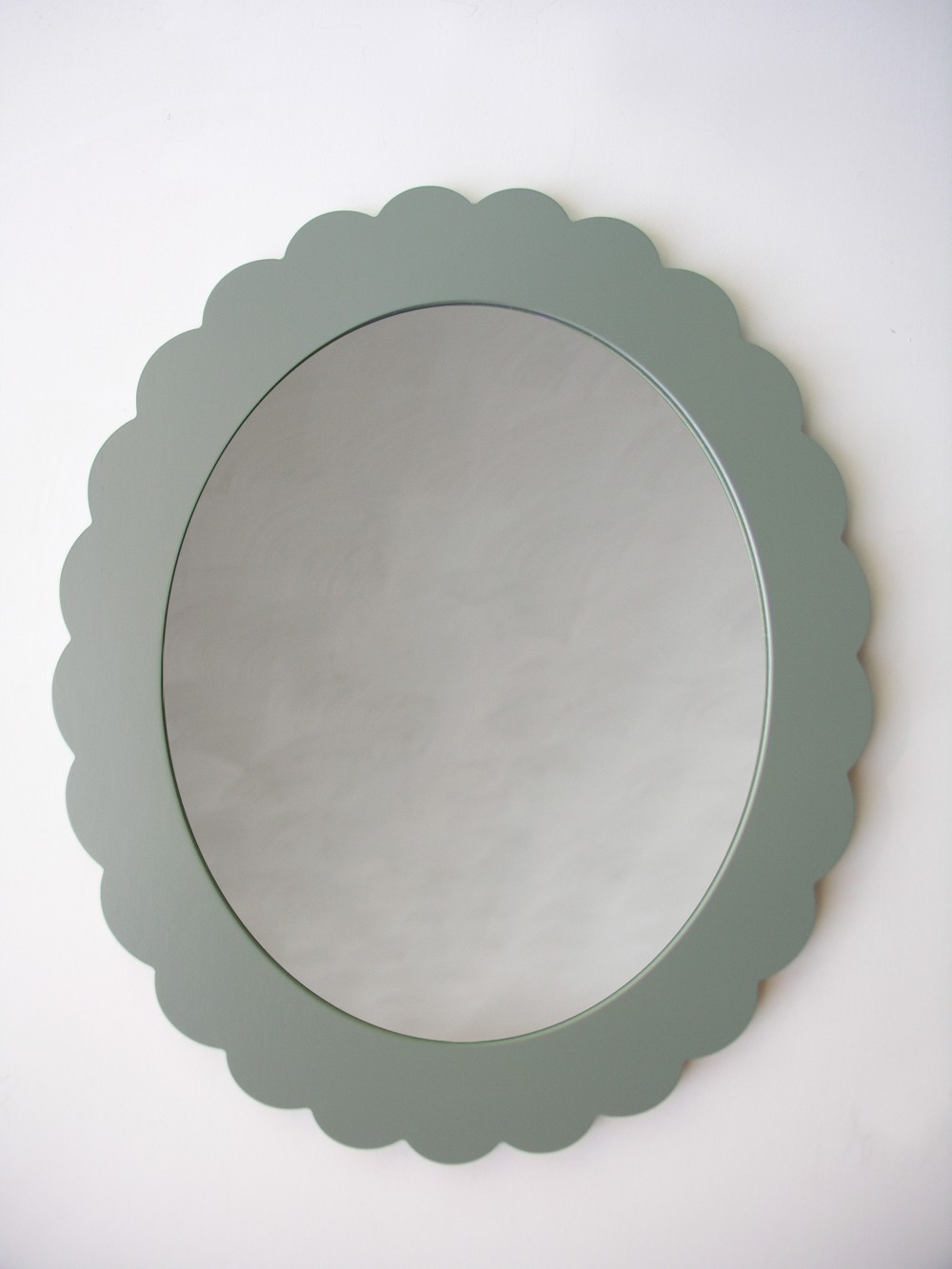 large-scallop-mirror