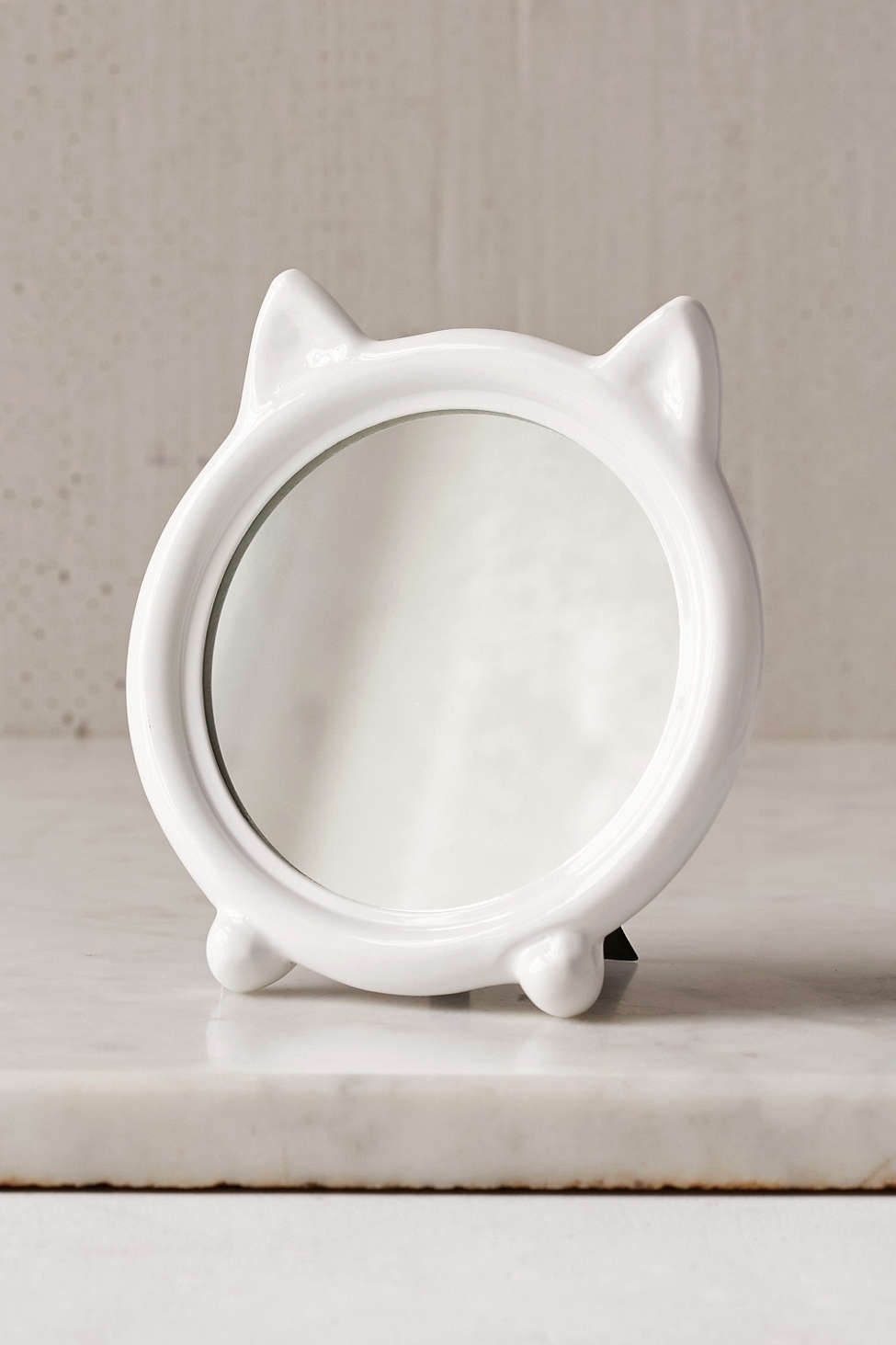 cat-tabletop-mirror