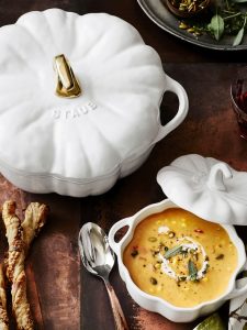 The Chic Halloween Table