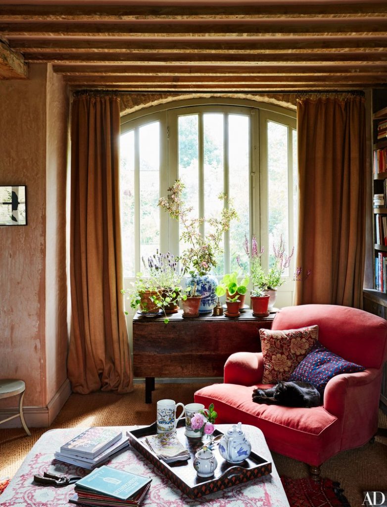 How to Decorate Your Home in the English Country House Style - Katie