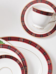 Over 30 Festive Pieces for Your Christmas Table