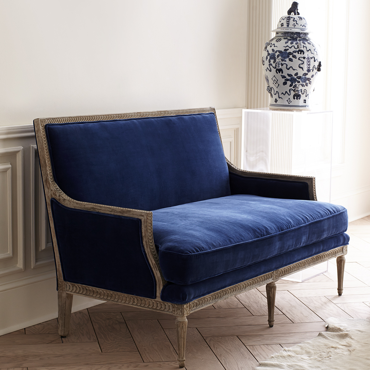 bluevelvetsettee