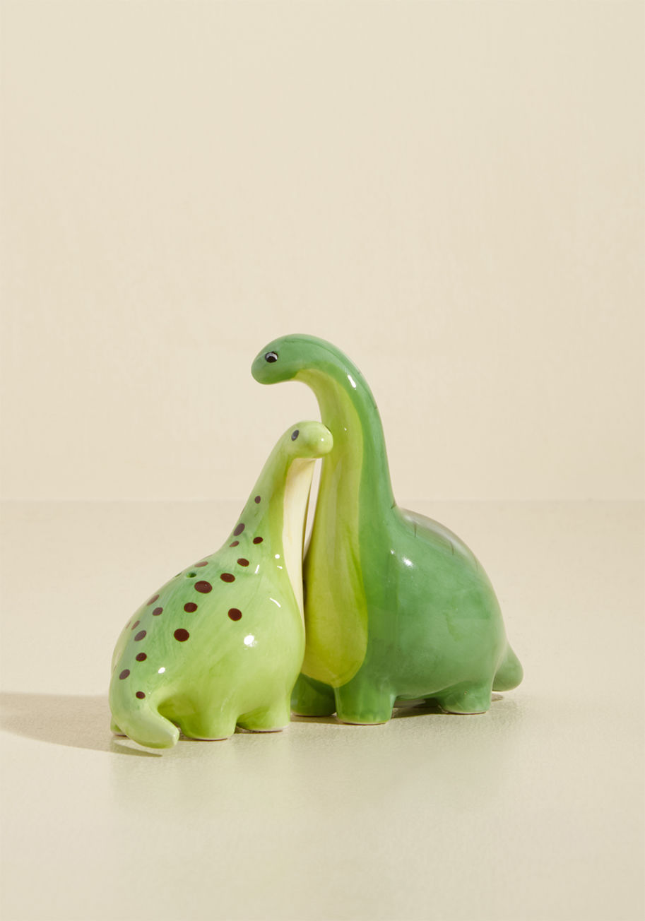 dinosaursaltpeppershakers