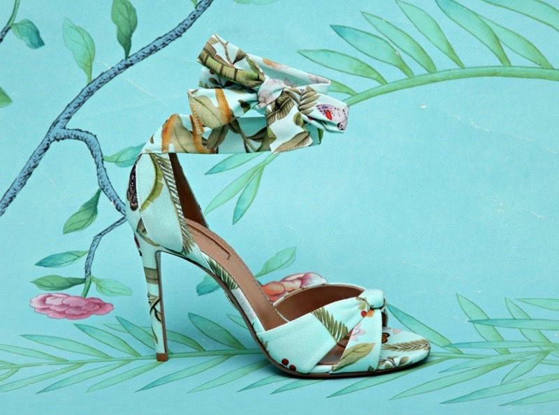 de-gournay-amazonia-chinoiserie-wallpaper-aquazzura-heels