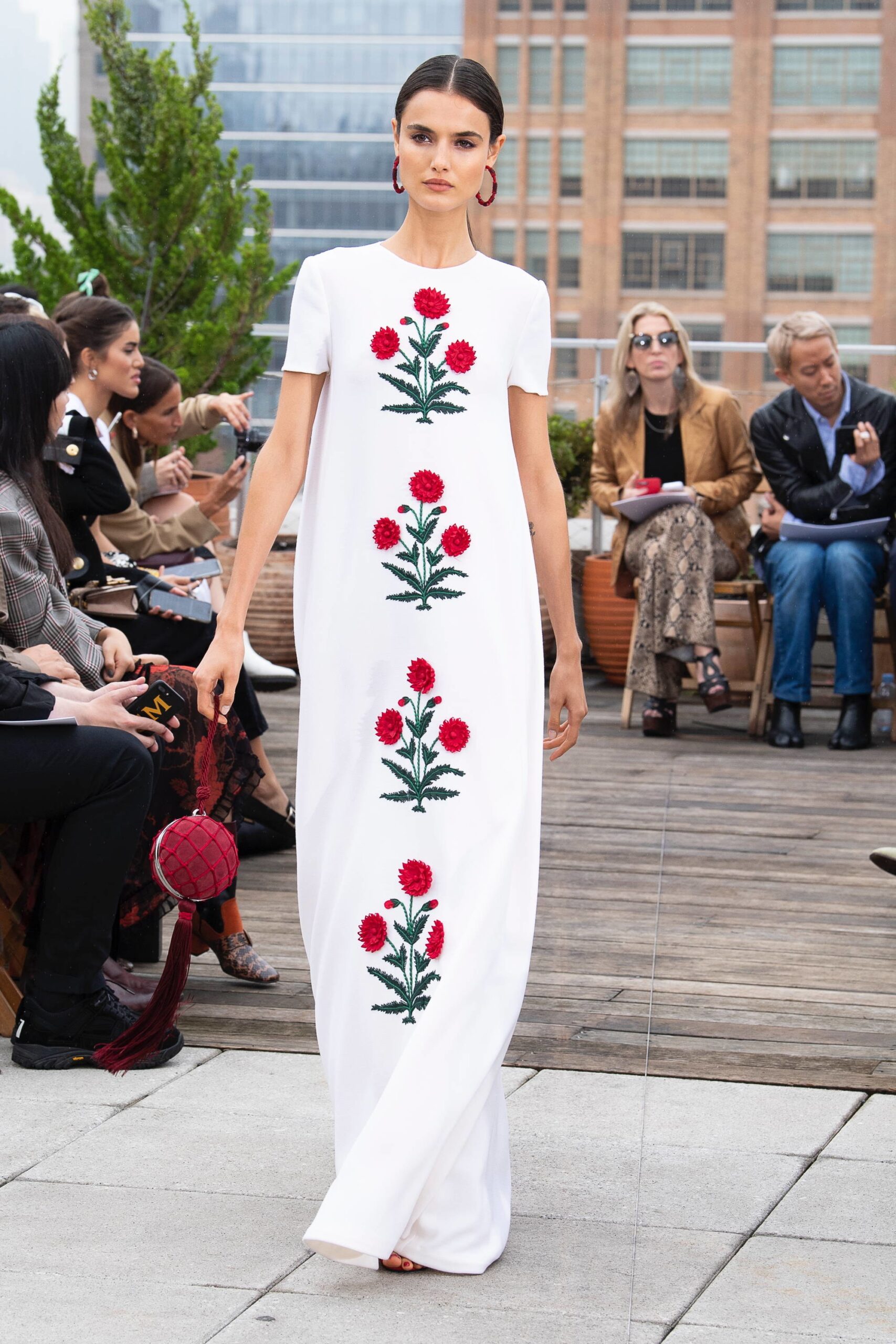 oscar-de-la-renta-red-flowers-dress-indian-floral-print-white-short-sleeve-spring-2019-ready-to-wear-collection   Katie Considers