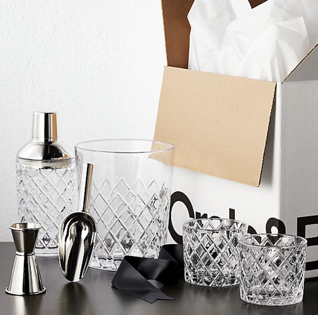 cocktailgiftsetcrateandbarrelglassesshakershotmeasureclassic