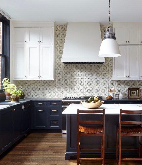eat-in-kitchen-McGrath-ii-english-country-house-style-benjamin-moore ...