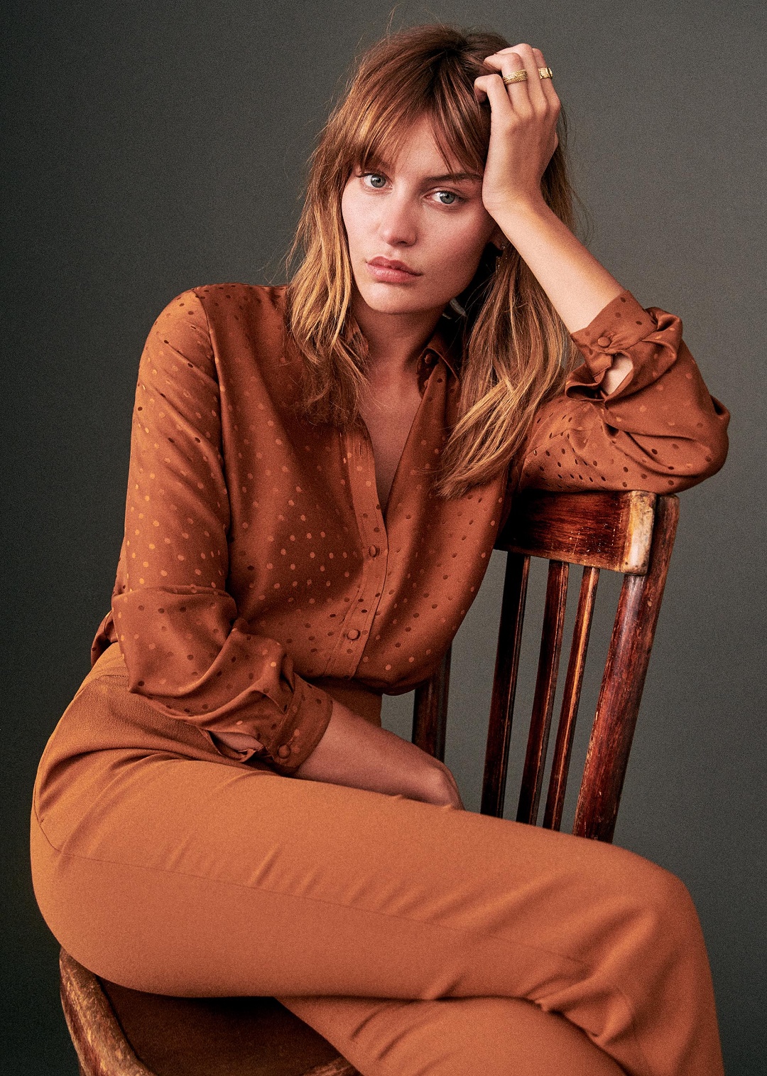 ann-shirt-dot-silk-paris-sezane-brown