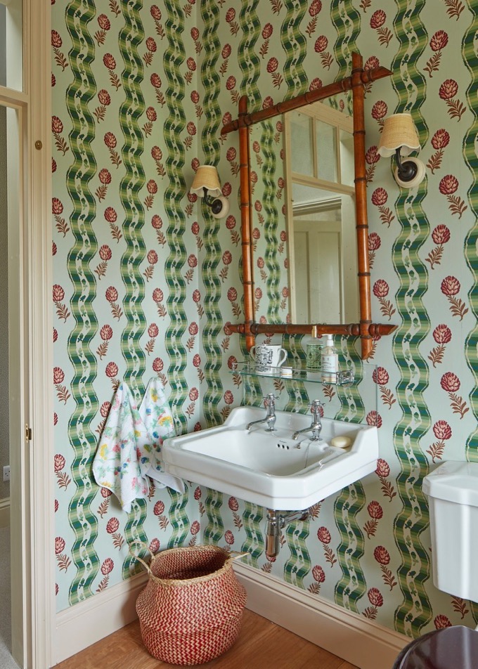 Floral wallpaper bathroom in North Farm, Rita Konig's English country house