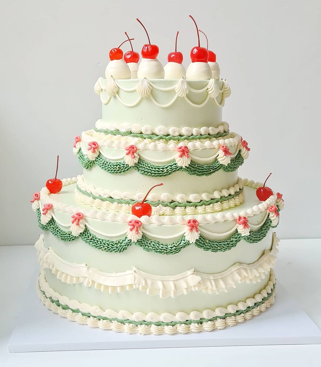 lily-vanilli-bakery-london-cake-glitter-cherries-cherry-decoration