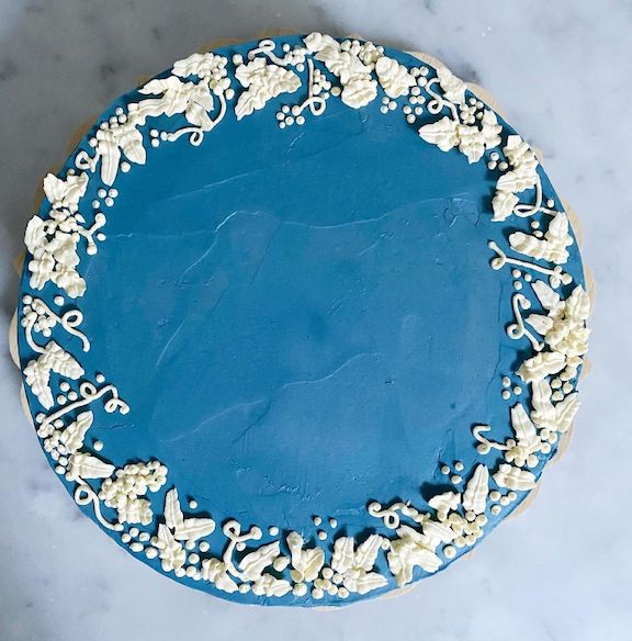Elizabeth Mayhew Decorates the Best Cakes